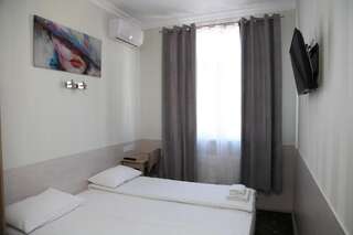 Отель irisHotels Киев Улучшенный двухместный номер с 1 кроватью-8