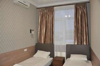 Отель irisHotels Киев Улучшенный двухместный номер с 1 кроватью-12