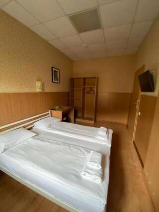 Отель irisHotels Киев Стандартный двухместный номер с 1 кроватью-12