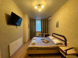 Отель irisHotels Киев Улучшенный двухместный номер Делюкс с 1 кроватью-1
