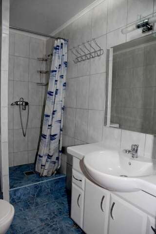 Отель irisHotels Киев Апартаменты (для 4 взрослых)-5